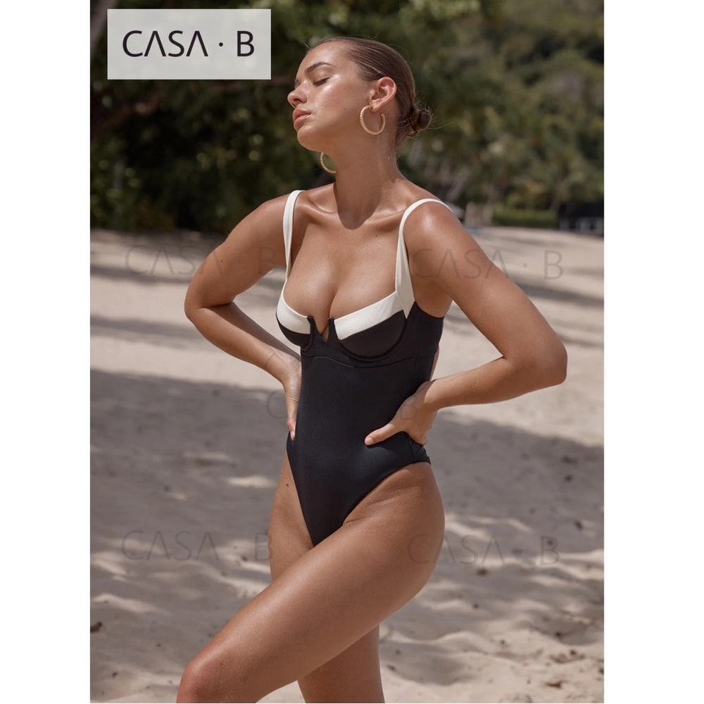 DROPS 5/8 CASA B💫 Monaco One Piece Underwire Swimsuit in Ivory & Black